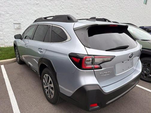 Ice Silver Metallic 2024 Subaru Outback Premium