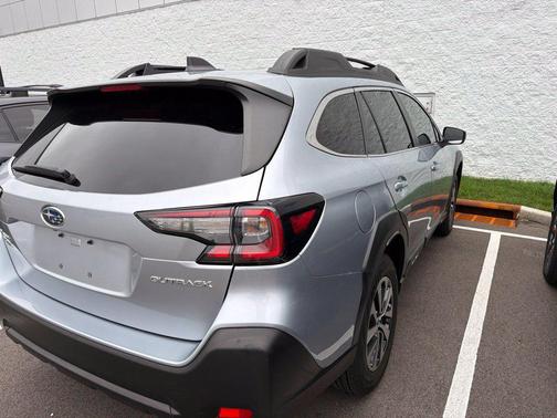 Ice Silver Metallic 2024 Subaru Outback Premium