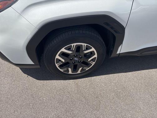 Crystal White Pearl 2025 Subaru Forester Premium
