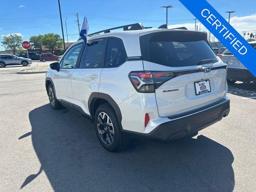 Crystal White Pearl 2025 Subaru Forester Premium