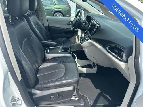 Bright White Clearcoat 2020 Chrysler Pacifica Touring-L Plus