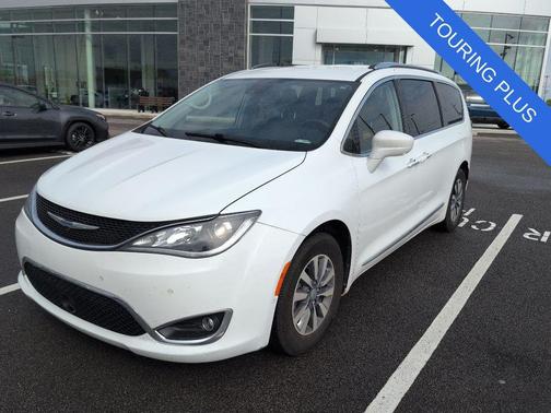 Bright White Clearcoat 2020 Chrysler Pacifica Touring-L Plus