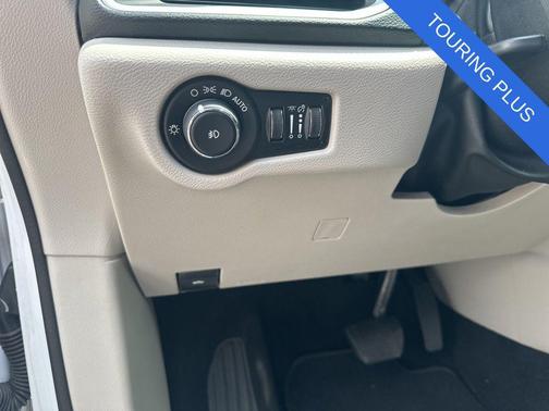 Bright White Clearcoat 2020 Chrysler Pacifica Touring-L Plus
