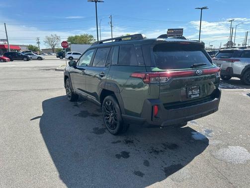 Deep Emerald Green Pearl 2026 Subaru Outback Limited XT