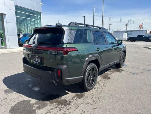 Deep Emerald Green Pearl 2026 Subaru Outback Limited XT