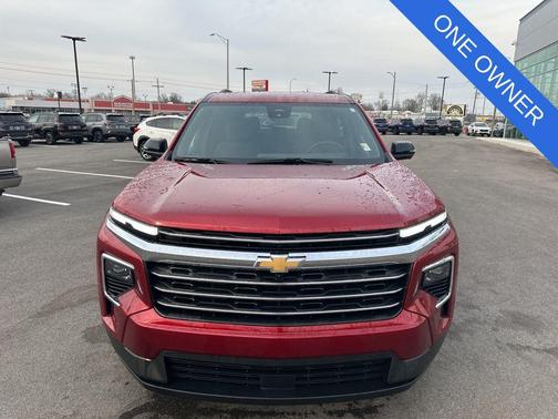 Radiant Red Tintcoat 2024 Chevrolet Traverse LT