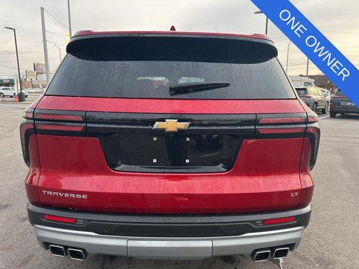 Radiant Red Tintcoat 2024 Chevrolet Traverse LT
