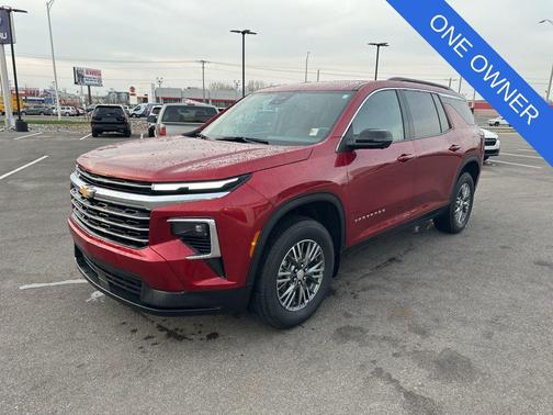 Radiant Red Tintcoat 2024 Chevrolet Traverse LT
