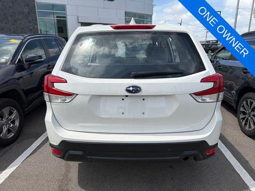 Crystal White Pearl 2022 Subaru Forester Base
