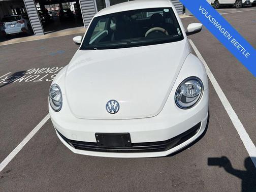 White 2012 Volkswagen Beetle 2.5L