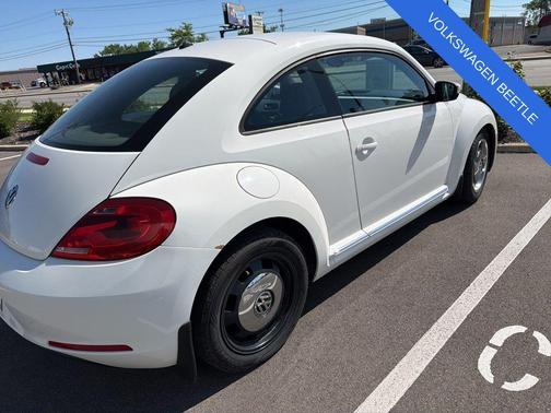 White 2012 Volkswagen Beetle 2.5L