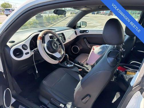 White 2012 Volkswagen Beetle 2.5L