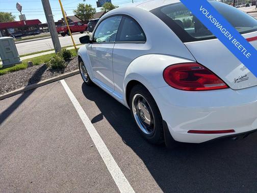 White 2012 Volkswagen Beetle 2.5L