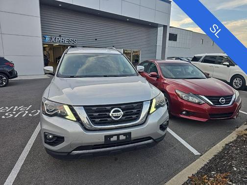 Brilliant Silver Metallic 2019 Nissan Pathfinder SL