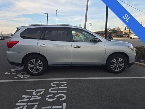 Brilliant Silver Metallic 2019 Nissan Pathfinder SL