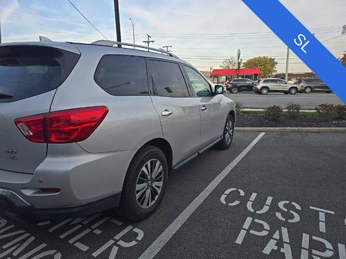 Brilliant Silver Metallic 2019 Nissan Pathfinder SL