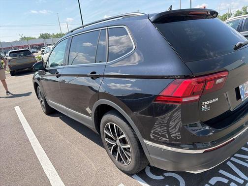 Black 2021 Volkswagen Tiguan 2.0T SE 4MOTION