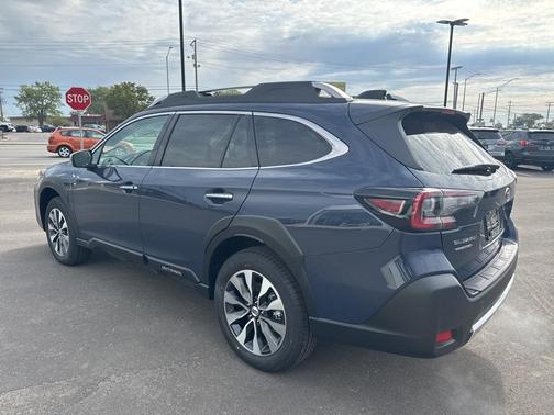 2025 Subaru Outback Touring XT