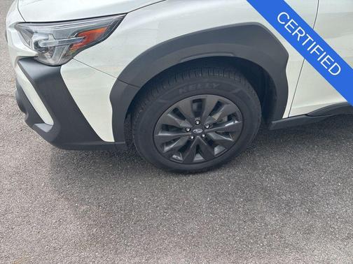 Crystal White Pearl 2025 Subaru Outback Onyx Edition