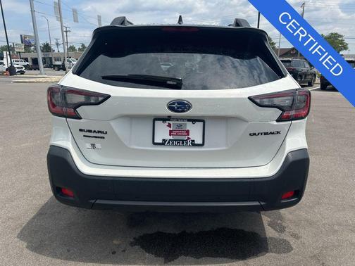 Crystal White Pearl 2025 Subaru Outback Onyx Edition