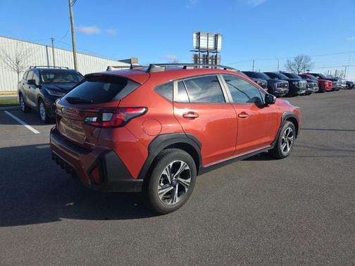 Sun Blaze Pearl 2024 Subaru Crosstrek Premium