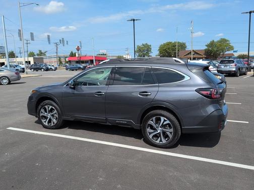 2022 Subaru Outback Touring