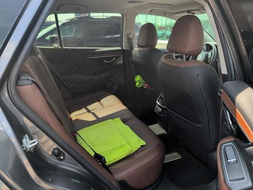 2022 Subaru Outback Touring