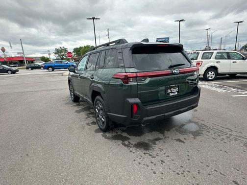 Deep Emerald Green Pearl 2026 Subaru Outback Premium