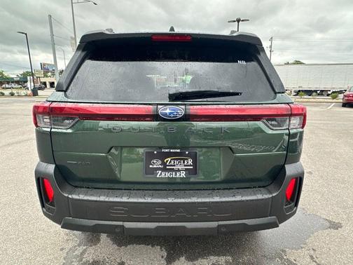 Deep Emerald Green Pearl 2026 Subaru Outback Premium