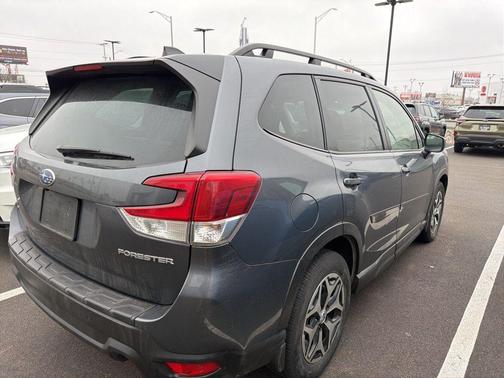 2024 Subaru Forester Premium