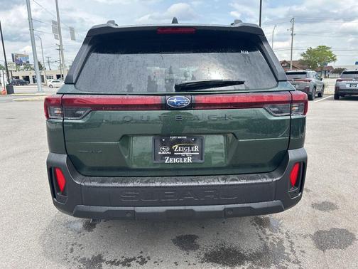 Deep Emerald Green Pearl 2026 Subaru Outback Limited