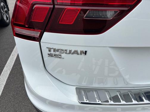 White 2021 Volkswagen Tiguan 2.0T SEL