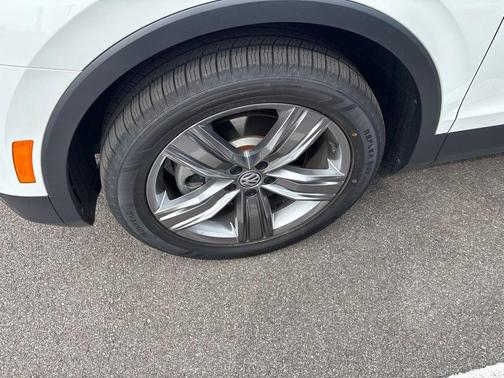 White 2021 Volkswagen Tiguan 2.0T SEL