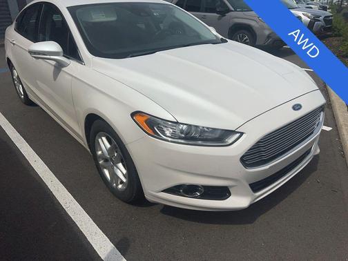 White Platinum Tri-Coat Metallic 2013 Ford Fusion Titanium