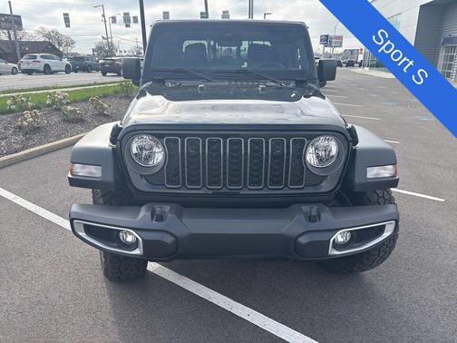 Black Clearcoat 2025 Jeep Gladiator Sport S