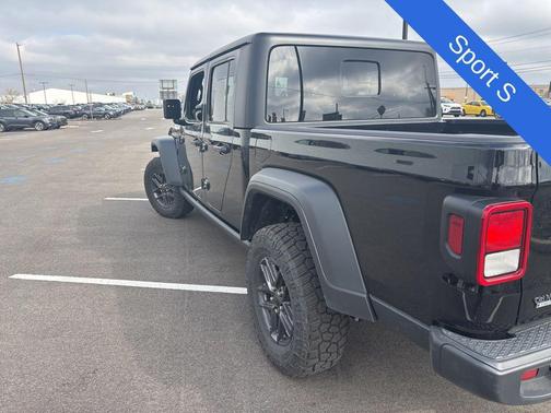 Black Clearcoat 2025 Jeep Gladiator Sport S