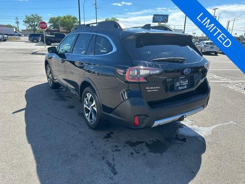 Crystal Black Silica 2022 Subaru Outback Limited