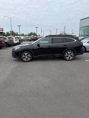 Black 2022 Subaru Outback Limited