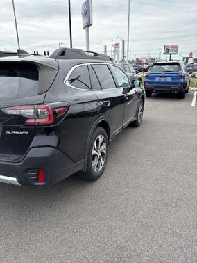 Black 2022 Subaru Outback Limited