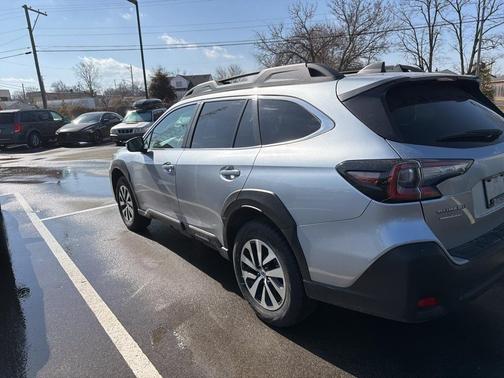 2025 Subaru Outback Premium
