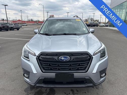 Ice Silver Metallic 2022 Subaru Forester Premium