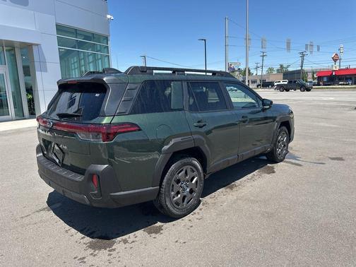 Deep Emerald Green Pearl 2026 Subaru Outback Premium