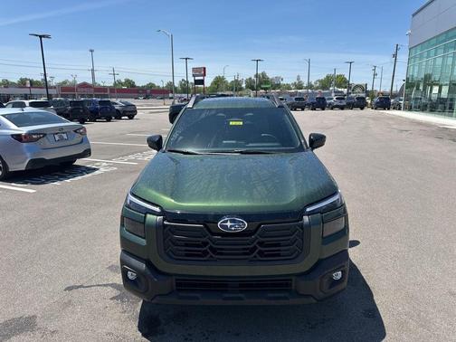 Deep Emerald Green Pearl 2026 Subaru Outback Premium