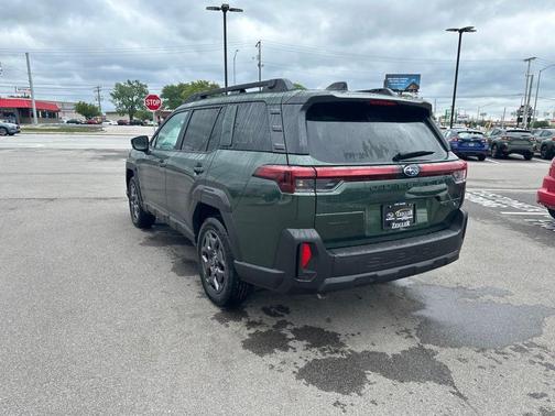 Deep Emerald Green Pearl 2026 Subaru Outback Premium