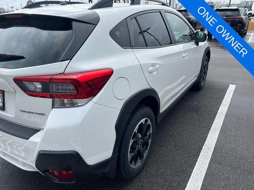 Crystal White Pearl 2022 Subaru Crosstrek Base