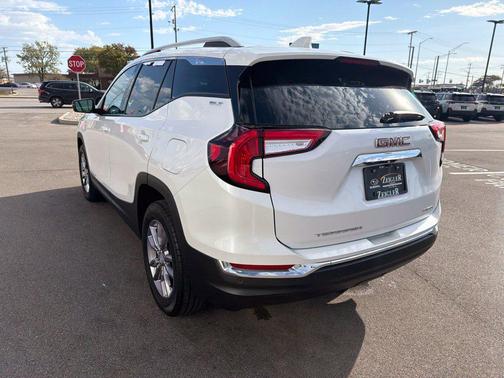 White Frost Tricoat 2023 GMC Terrain SLT