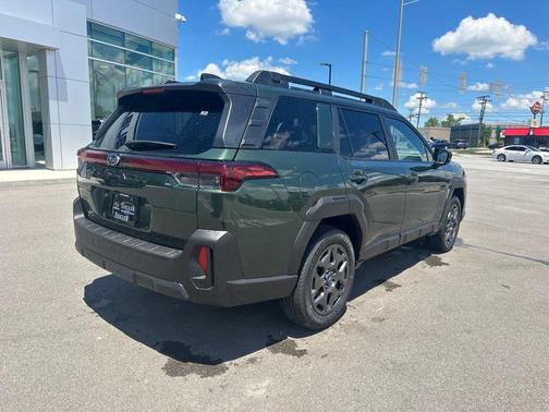 Deep Emerald Green Pearl 2026 Subaru Outback Premium