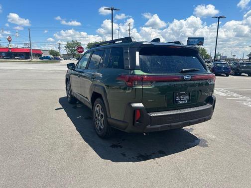 Deep Emerald Green Pearl 2026 Subaru Outback Premium
