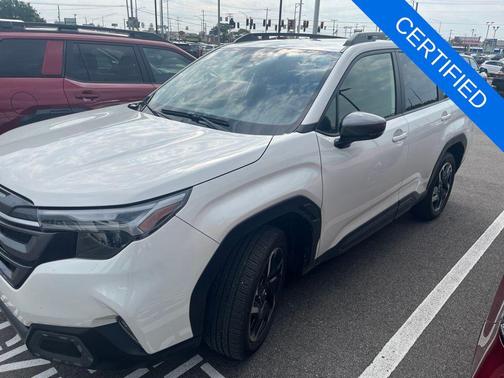 Crystal White Pearl 2025 Subaru Forester Limited