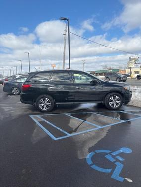 2018 Nissan Pathfinder SV